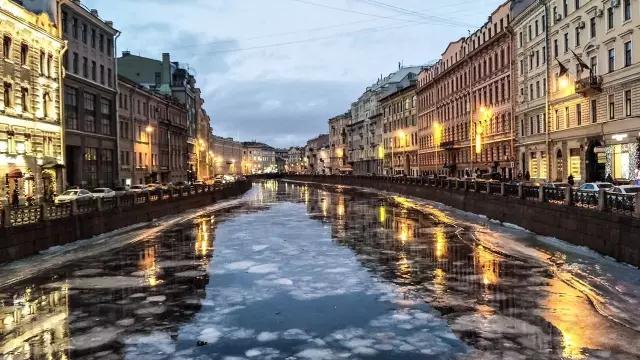 带三个美女自驾中国,自驾房车欧洲之旅
