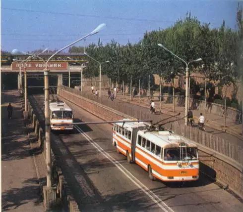 新中国发展的瞬间视频,中国新发展震撼视频