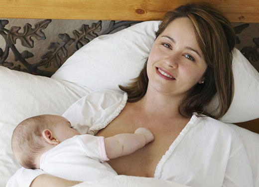 妈妈乳腺炎可以喂母乳么,妈妈发炎还能给宝宝喂母乳吗