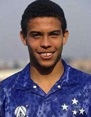 那些年足球让人感动的视频,那些年感动我们的绿茵场