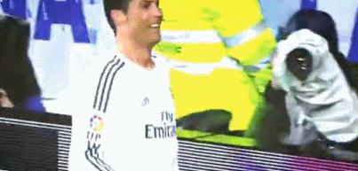 c罗踢球的身法,c罗踢球坚毅的目光