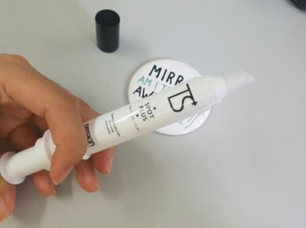 小孩鼻子周围长痘痘是什么原因,鼻子嘴唇周围长痘痘是什么原因