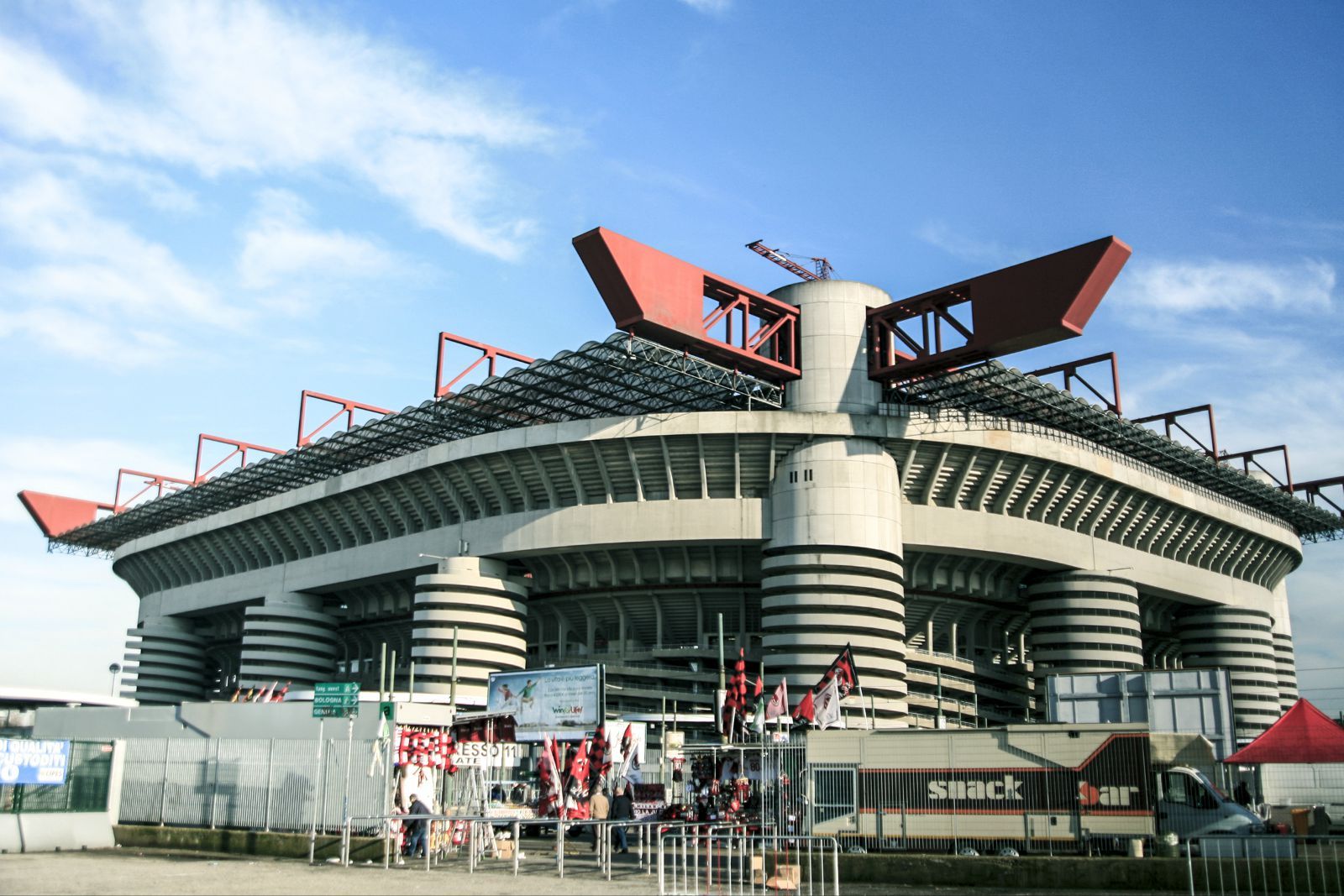 世界足球场叫什么名字,世界著名的足球场建筑