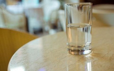 孩子拉肚子脱水嗜睡浑身软怎么办,拉肚子脱水了一天没有小便正常吗