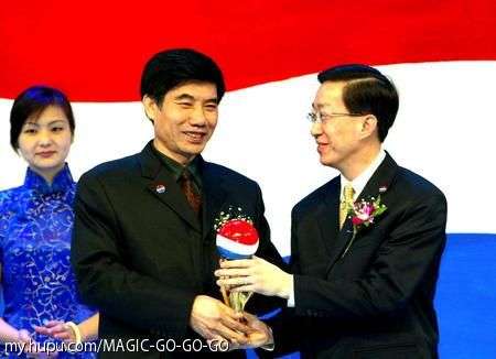 2010世界足球先生,中国足球历史第一人郑智