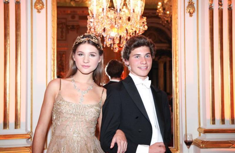 名媛到底是指是男性还是女性,名媛是一种什么人