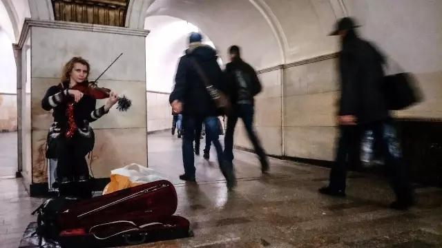 带三个美女自驾中国,自驾房车欧洲之旅