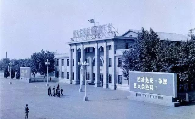 新中国发展的瞬间视频,中国新发展震撼视频