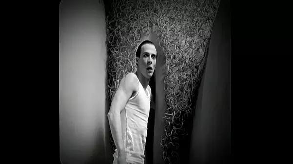 这部影片告诉你什么叫做不离不弃至死不休的爱！