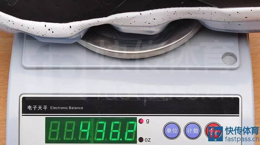 以柔克刚—LEBRONXIV詹姆斯14*开代**箱