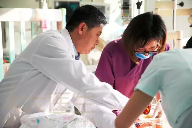 让大夫回归真正的人，医学的“砝码”，谁来掌控