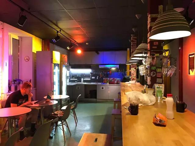 带三个美女自驾中国,自驾房车欧洲之旅