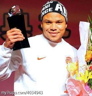 2010世界足球先生,中国足球历史第一人郑智