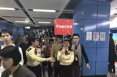 2008年广州火车站春运真实情况,2007年的广州火车站春运视频