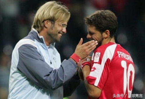 中卫帕帕多普洛斯选汉堡9号球衣，但德国足球最奇葩9号不是他