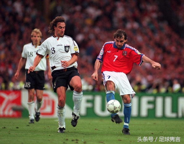 中卫帕帕多普洛斯选汉堡9号球衣，但德国足球最奇葩9号不是他