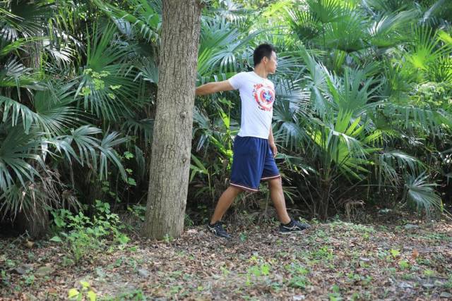 跑后正确拉伸动作教程避免粗腿,如何短跑后拉伸