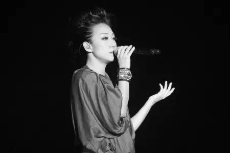 听懂歌曲的人都是有故事的,听懂的都是有故事的女人