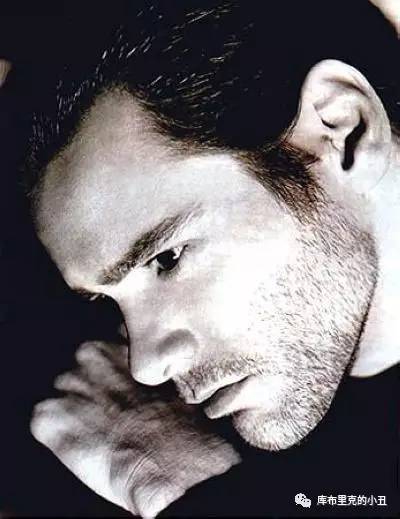 你们这些喜剧艺人，正经演起戏来，也能如此精彩