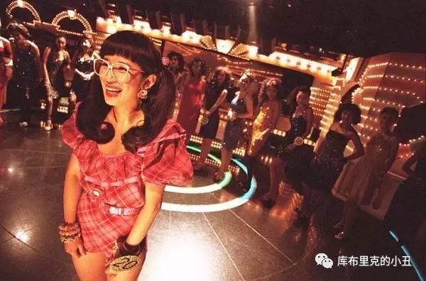 你们这些喜剧艺人，正经演起戏来，也能如此精彩