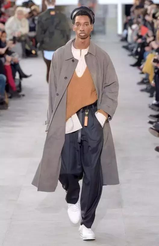 lv x supreme联名红色卫衣 (lv和supreme联名牛仔外套)