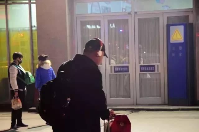 你见过清晨的西安火车站吗,清晨的西安火车站是什么样的