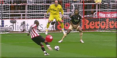 足坛史上十大令人震惊瞬间,盘点足坛五个无法复制的瞬间