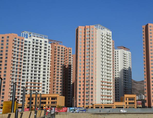 承德上空出现“金星伴月”、我市可申办居住证啦······1.5承德新闻集萃！