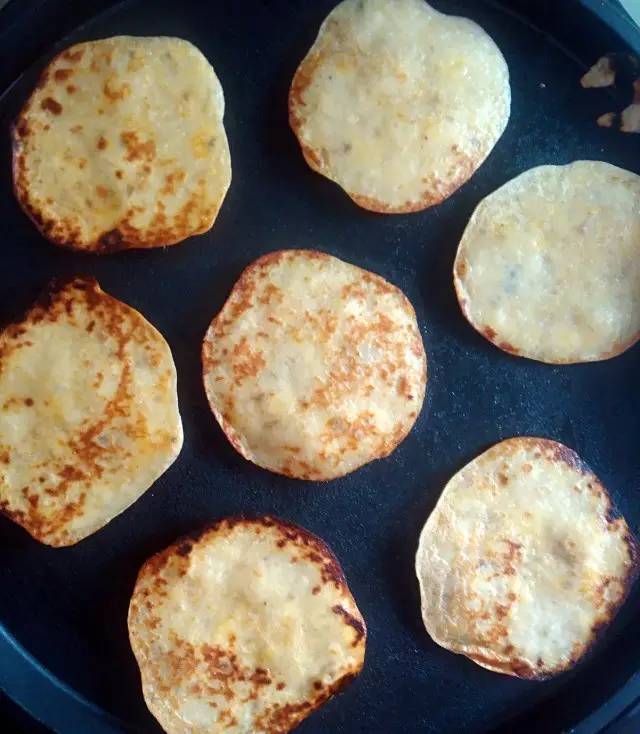 给你一点松软香--（210：香蕉薄饼）