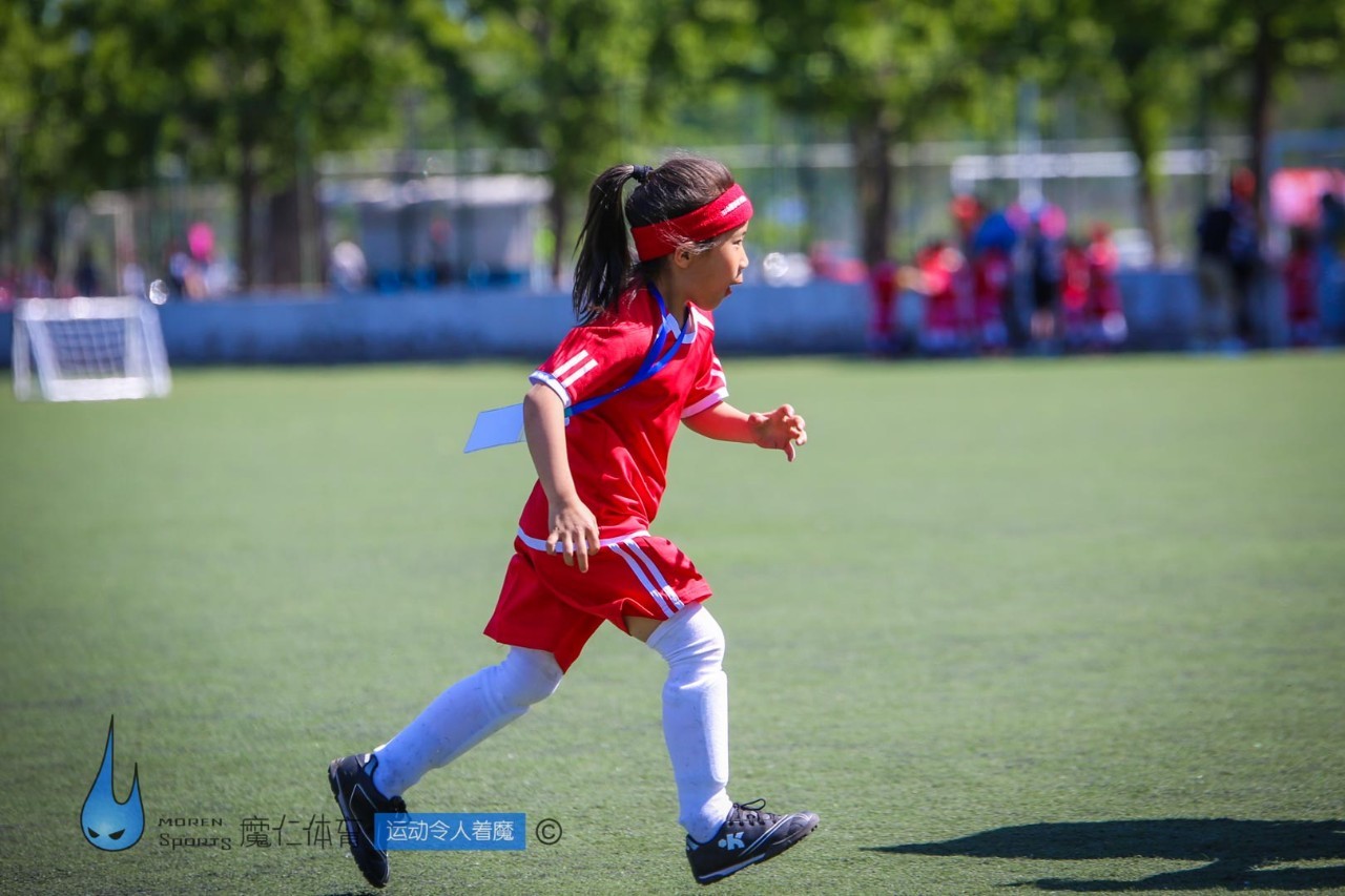 足球女孩反差转场,定格女生版