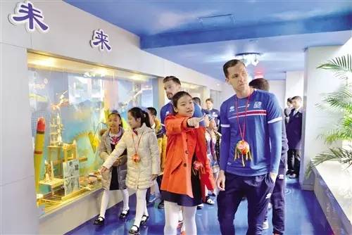 中国杯冰岛队到中山路,2018世界杯冰岛对阿根廷维京战吼