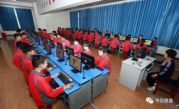 教育我们与孩子共同成长,教育路上我们一起努力