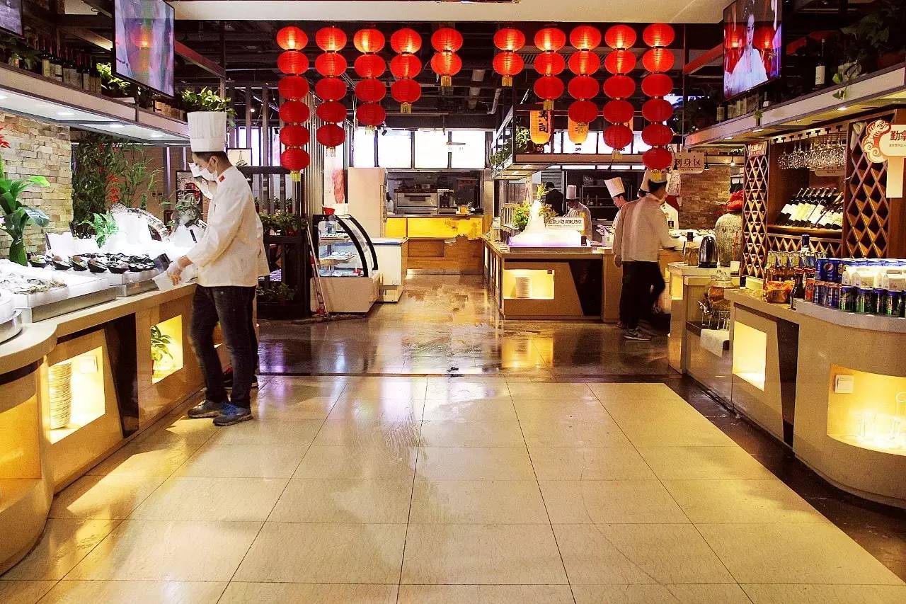 「订年夜饭赠波士顿龙虾」2017这么吃年夜饭最霸气！从没想过一顿自助，竟然吃几口就回本了……谁也别拦着我！今年就要在这儿吃！