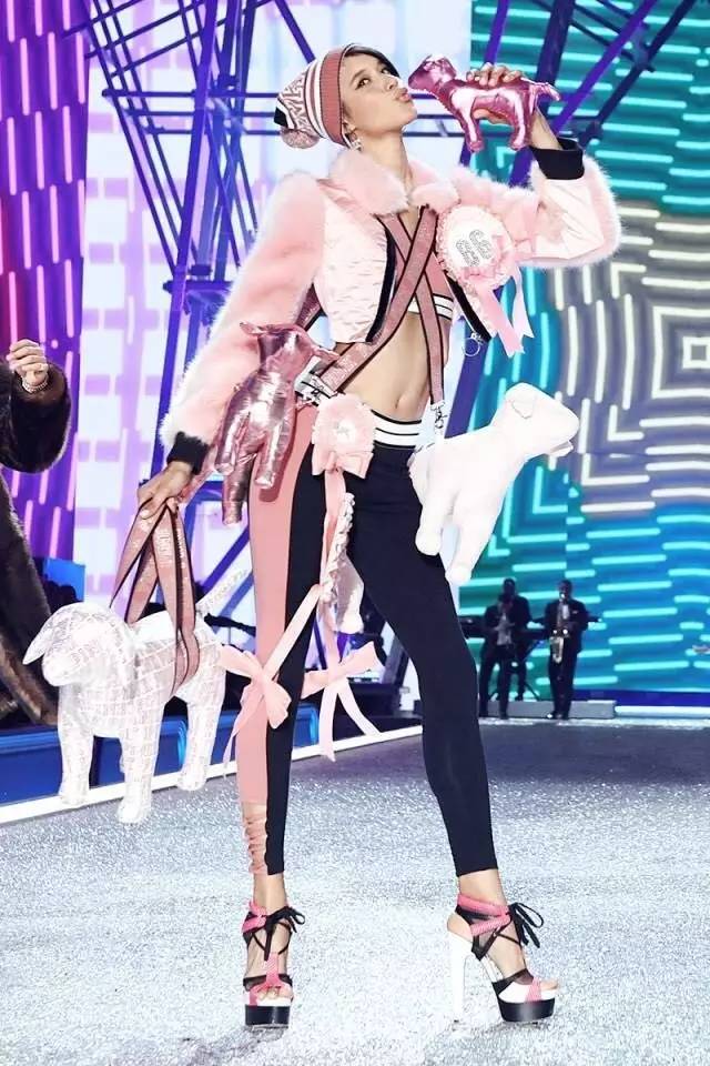 从八戒到厕纸，伦敦男装周的设计灵感会不会来的太奇葩？！