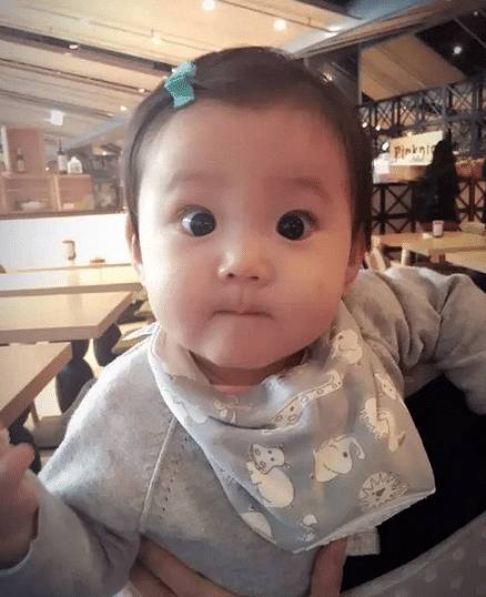 八一八贾静雯家的咘咘的吃喝拉撒用品