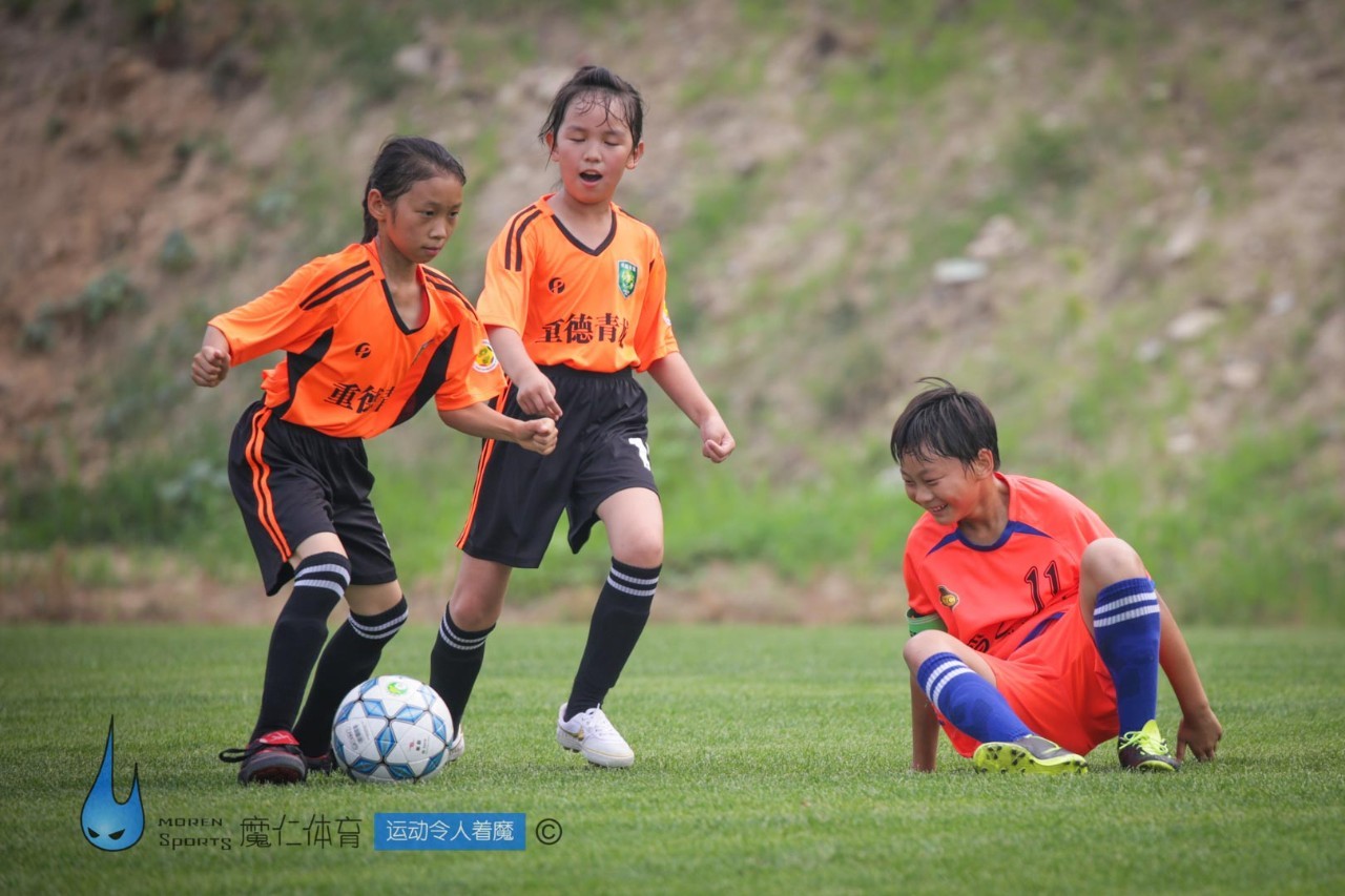 足球女孩反差转场,定格女生版