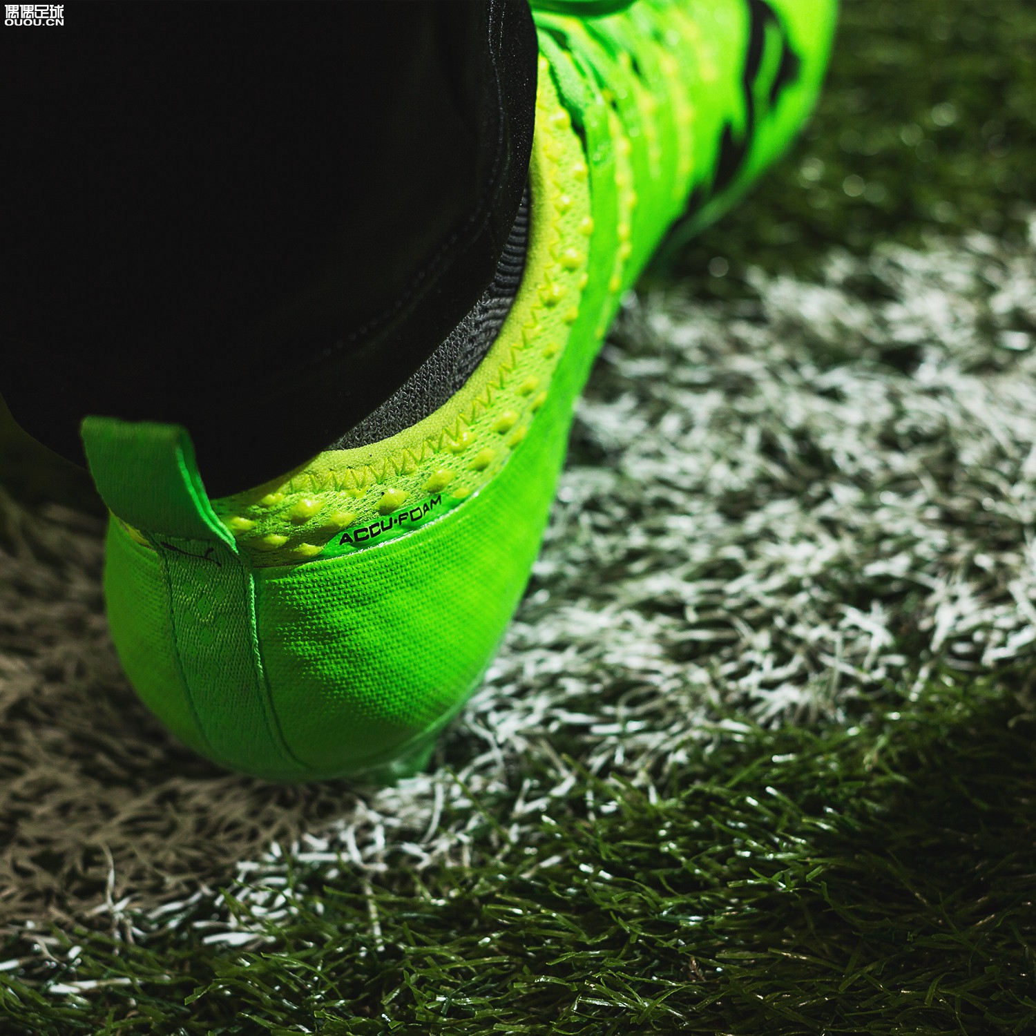 puma彪马新款白色,puma发布futureinhale限量足球鞋