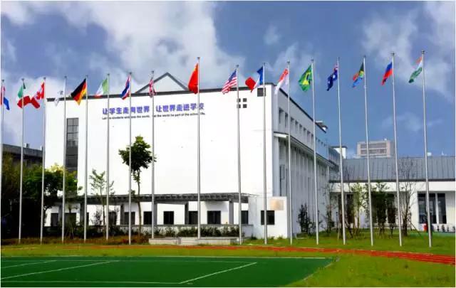 杭州学高尔夫一般学费多少,带高尔夫马术课的私立学校