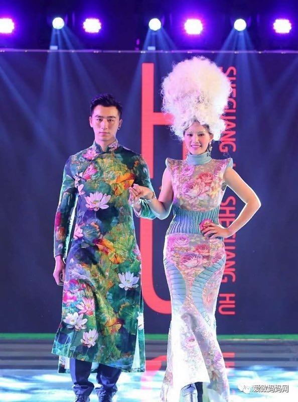 秘密花园里的时尚邂逅——第五届爱败妈妈时尚盛典闪耀绽放