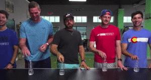 春节假期快来试试这个火爆全球的翻水瓶挑战吧~