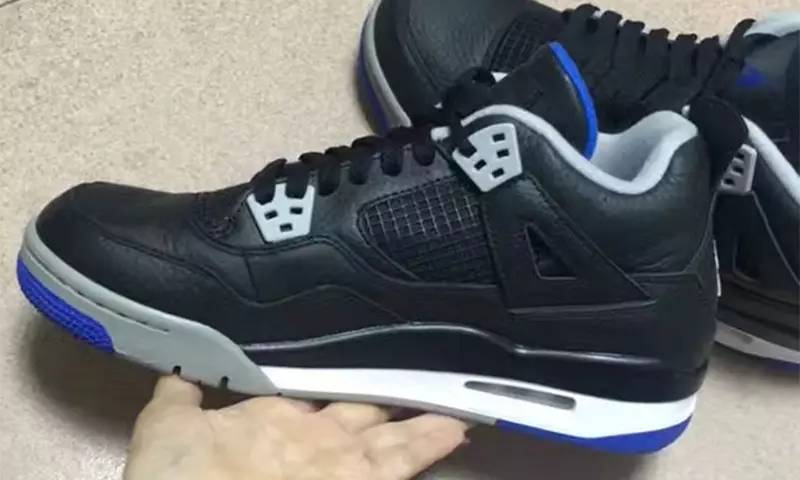 aj4kaws联名鞋子,aj2020年球鞋发售