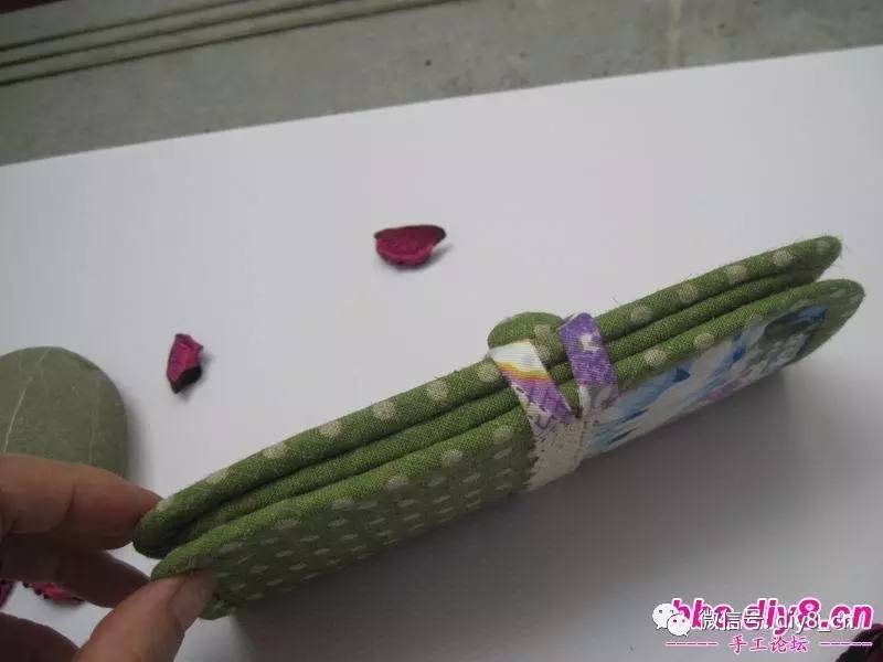 「百合幽兰」一款今年最流行草木绿色超多卡位的钱包教程，你来不来学？