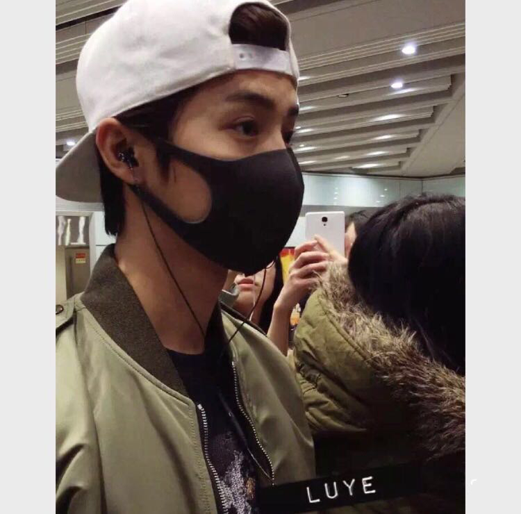 防霾口罩被鹿晗戴成某宝爆款，周冬雨怪异，赵丽颖萌哭网友