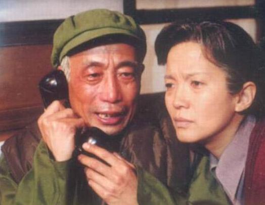 张丰毅抛弃糟糠之妻,张丰毅离婚后再嫁两任丈夫