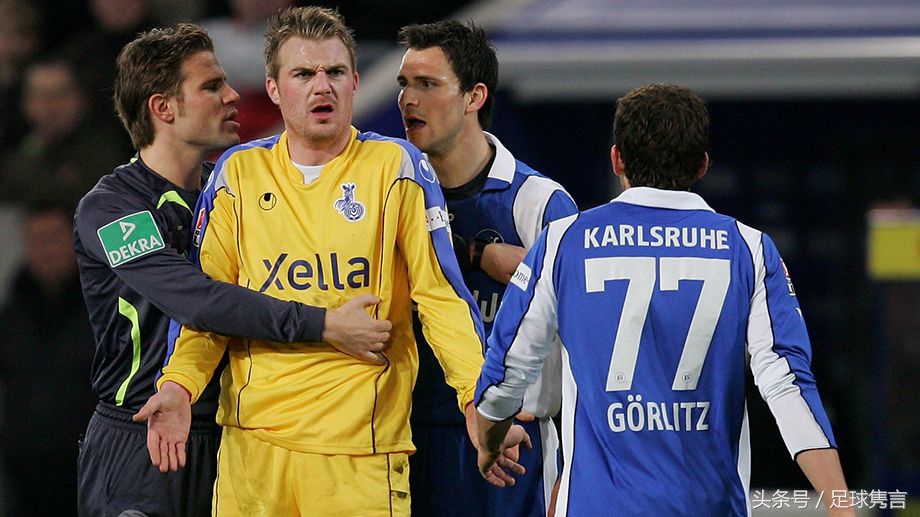 中卫帕帕多普洛斯选汉堡9号球衣，但德国足球最奇葩9号不是他