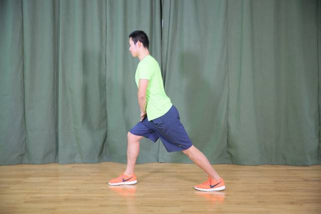 跑后正确拉伸动作教程避免粗腿,如何短跑后拉伸