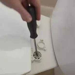 卫生间大扫除技巧,日常保洁清理卫生间全过程