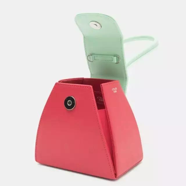 鬼怪剧终，那些美貌的包包却让女王完全停不下来种草