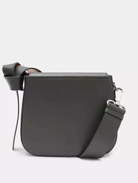 鬼怪剧终，那些美貌的包包却让女王完全停不下来种草