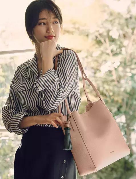 鬼怪剧终，那些美貌的包包却让女王完全停不下来种草